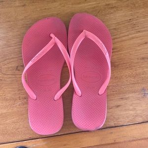 Great condition havaianas!